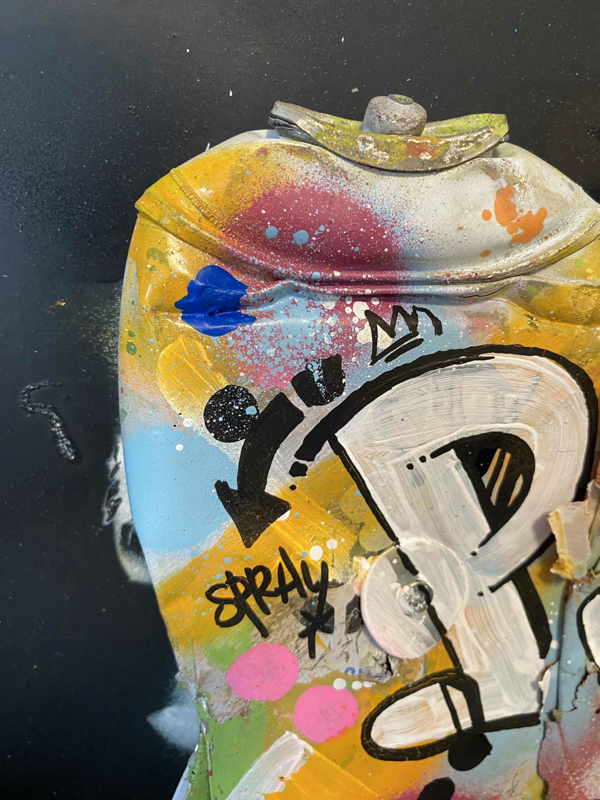 cans-spray-peace-detail