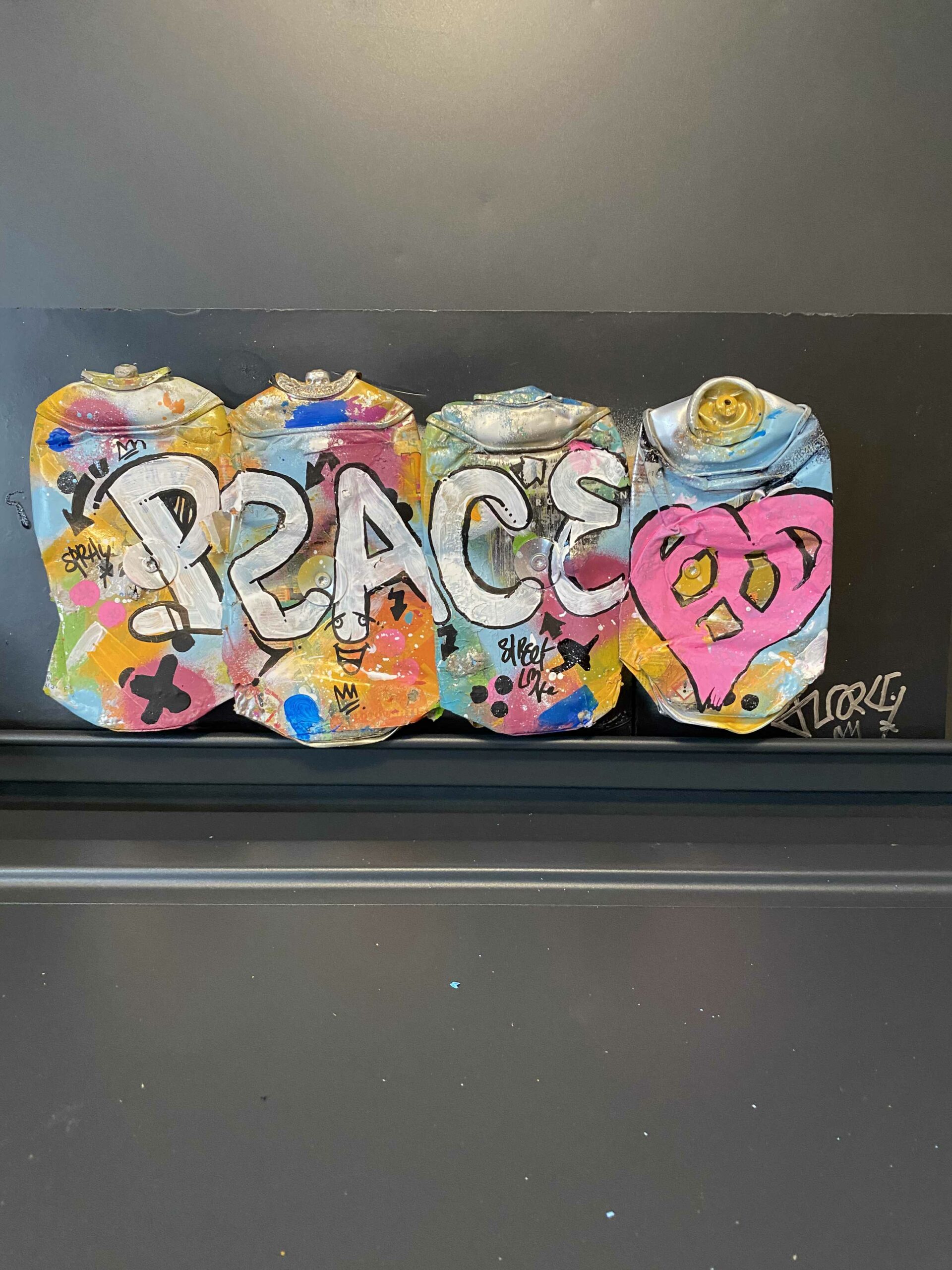 cans-spray-peace-detail4