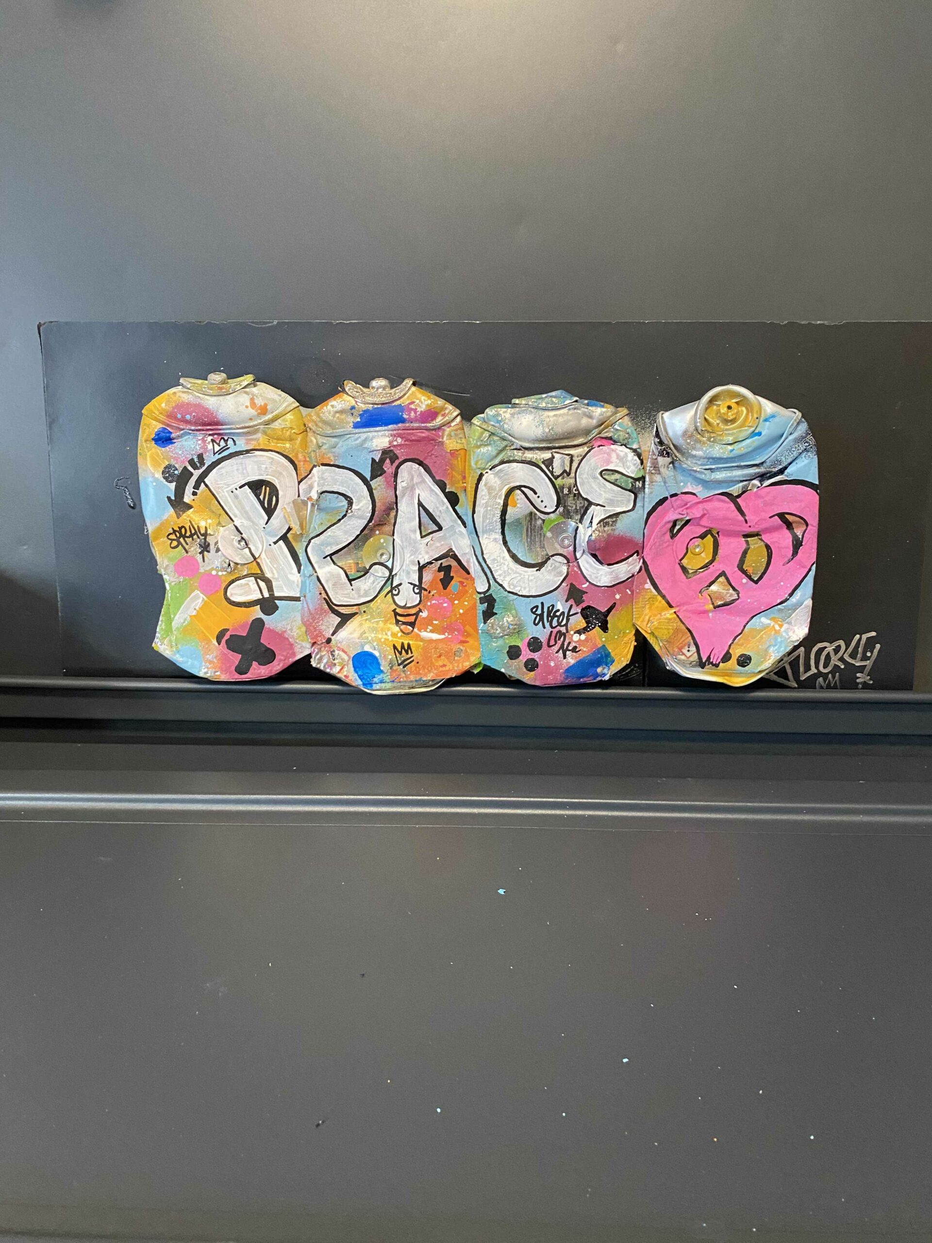 cans-spray-peace-full