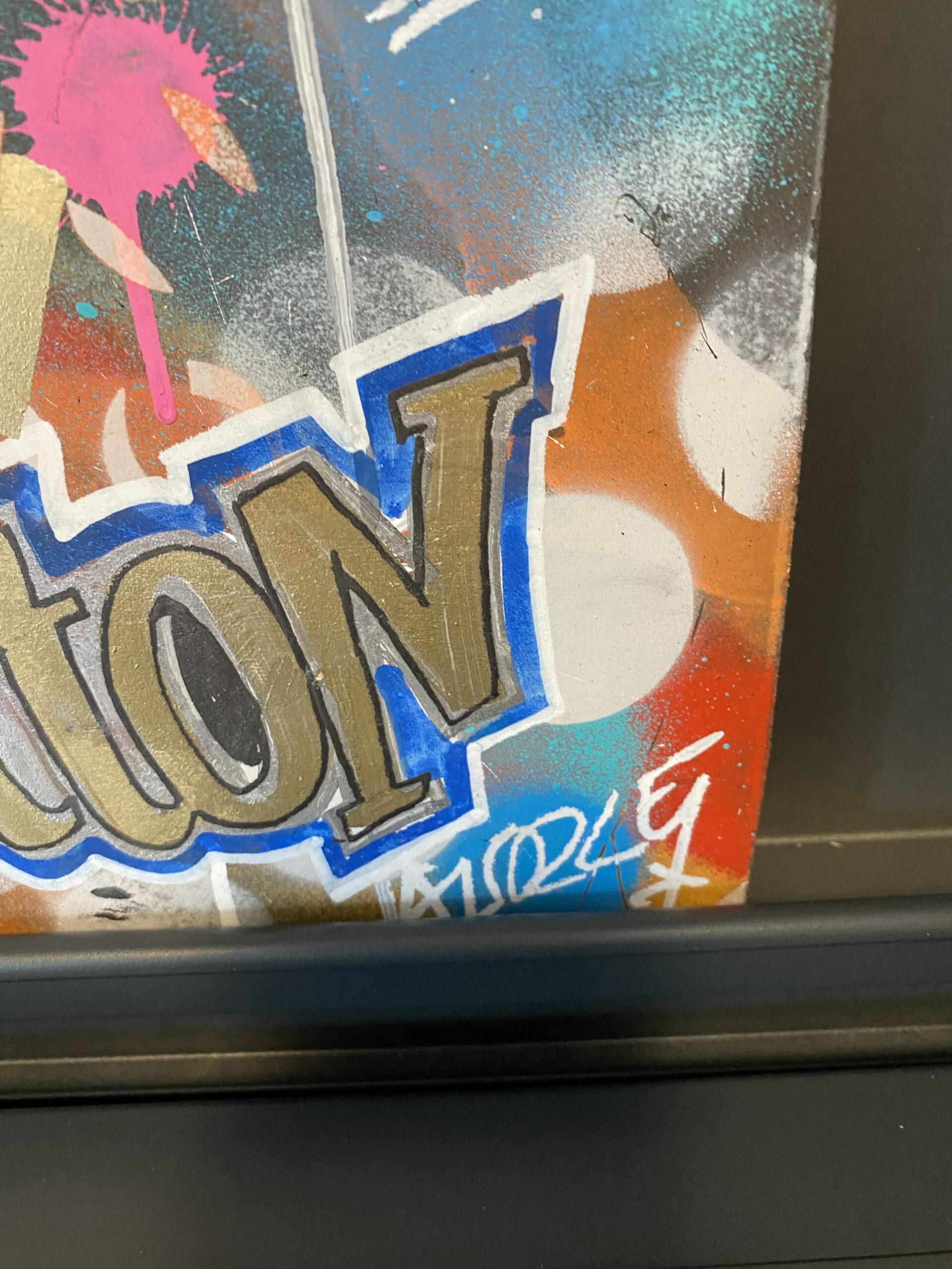 dans-quel-monde-vuiton-mdf-detail